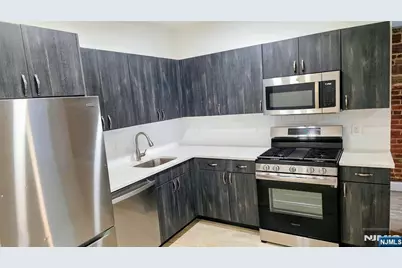292 Stuyvesant Avenue 290 #290, Lyndhurst Township, NJ 07071 - Photo 1
