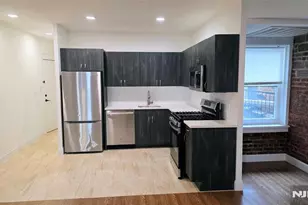 292 Stuyvesant Ave 5, Lyndhurst Township, NJ 07071 - Photo 2