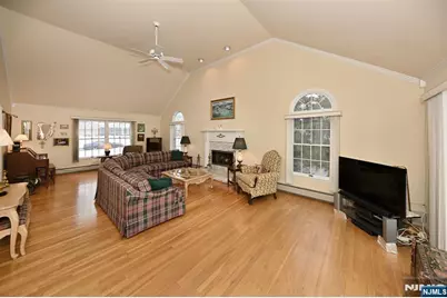513 Lydia Lane, Wyckoff Township, NJ 07481 - Photo 8