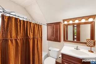 15 Laurel St, Ridgefield Park, NJ 07660 - Photo 34