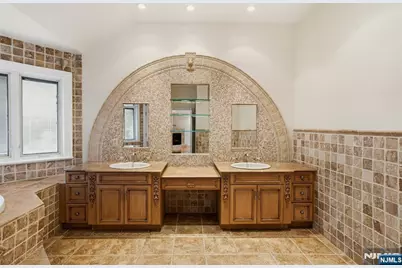 1 Dimmig Court, Upper Saddle River, NJ 07458 - Photo 22