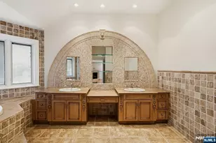 1 Dimmig Ct, Upper Saddle River, NJ 07458 - Photo 22