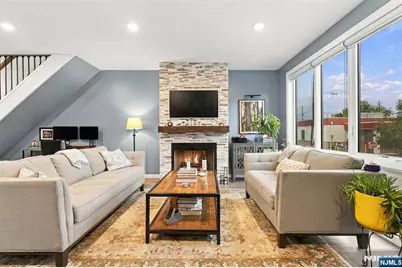 209 Wayne Avenue A #A, Cliffside Park, NJ 07010 - Photo 8