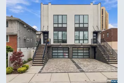 209 Wayne Avenue A #A, Cliffside Park, NJ 07010 - Photo 4