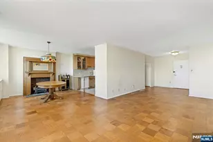 2150 Center Ave 18A, Fort Lee, NJ 07024 - Photo 2