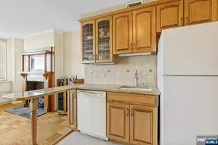 2150 Center Ave 18A, Fort Lee, NJ 07024 - Photo 16