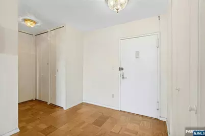 2150 Center Avenue 18A #18A, Fort Lee, NJ 07024 - Photo 6