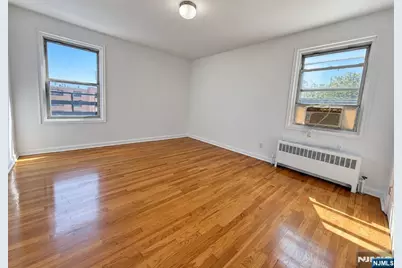 2330 Linwood Avenue 5A #5A, Fort Lee, NJ 07024 - Photo 2