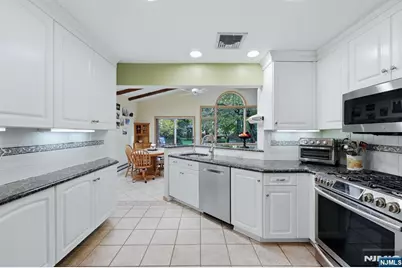 297 Gramercy Place, Glen Rock, NJ 07452 - Photo 12