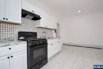 7 Farnham Avenue 1st Floor #1st Floor, Garfield, NJ 07026 - Photo 4