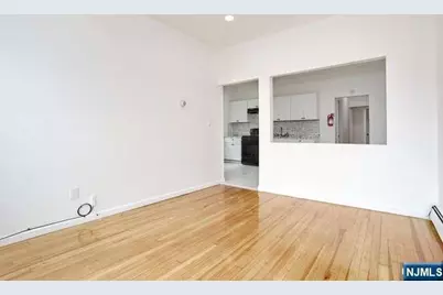 7 Farnham Avenue 1st Floor #1st Floor, Garfield, NJ 07026 - Photo 10