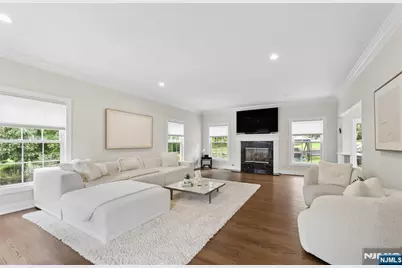 560 Van Emburgh Avenue, Washington Township, NJ 07676 - Photo 4