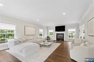 560 Van Emburgh Ave, Washington Township, NJ 07676 - Photo 4