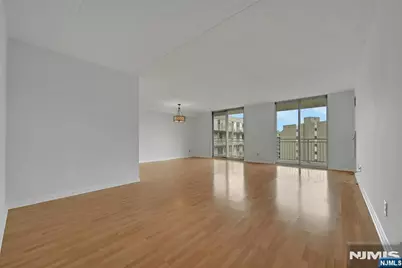 1077 River Road 1009 #1009, Edgewater, NJ 07020 - Photo 4