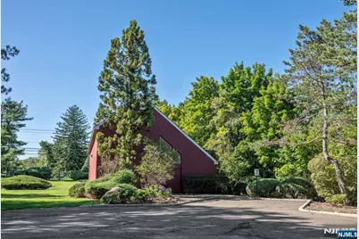 15 Bentley Drive, Franklin Lakes, NJ 07417 - Photo 34
