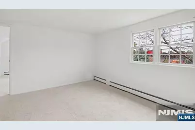 118 Gilbert Avenue, Elmwood Park, NJ 07407 - Photo 16