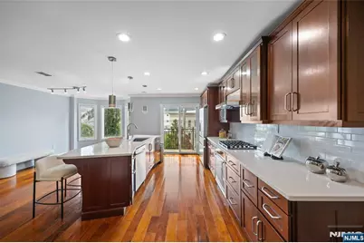 352 Gorge, Cliffside Park, NJ 07010 - Photo 4