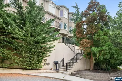 352 Gorge, Cliffside Park, NJ 07010 - Photo 20
