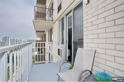 160 Overlook Avenue 19D #19D, Hackensack, NJ 07601 - Photo 12