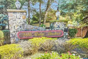 62 Falls Bridge Dr 419, Totowa, NJ 07512 - Photo 1