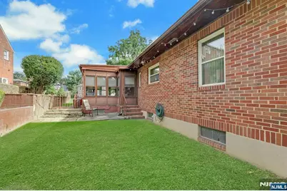 401 Adolphus Avenue, Cliffside Park, NJ 07010 - Photo 30