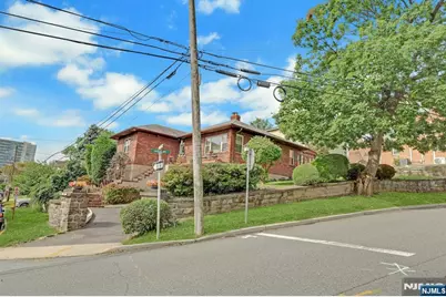 401 Adolphus Avenue, Cliffside Park, NJ 07010 - Photo 4