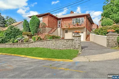 401 Adolphus Avenue, Cliffside Park, NJ 07010 - Photo 1