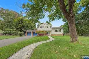 61 Center St, Cresskill, NJ 07626 - Photo 2