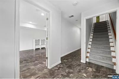 352 Gorge Road, Cliffside Park, NJ 07010 - Photo 20