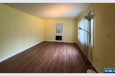 271 Wilson Avenue, Paramus, NJ 07652 - Photo 4