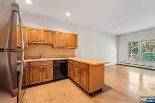 11 Allison Ct, Allendale, NJ 07401 - Photo 10