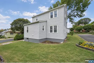 88 Lindbergh Boulevard, Teaneck Township, NJ 07666 - Photo 22
