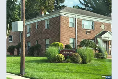 184 Hillside Avenue I2 #I2, Leonia, NJ 07605 - Photo 1