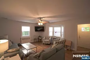 237 Glen Ave, Midland Park, NJ 07432 - Photo 6