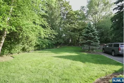 237 Glen Avenue, Midland Park, NJ 07432 - Photo 16