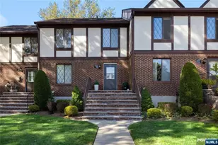 18 Holiday Ct, River Vale Township, NJ 07675 - Photo 2