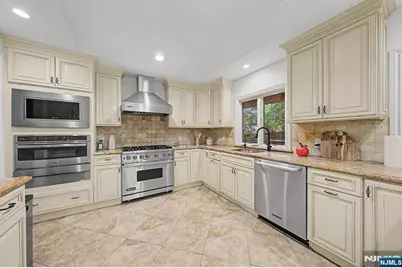 45 Oxford Drive, Tenafly, NJ 07670 - Photo 14
