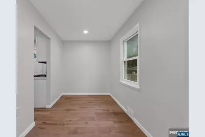 925 Middlesex Street, Linden, NJ 07036 - Photo 8