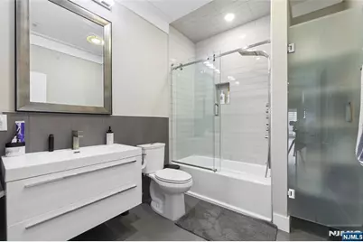 23 Lasher Lane, Edgewater, NJ 07020 - Photo 18