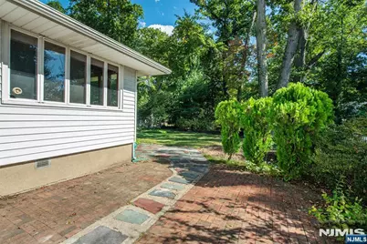 10 Fernwood Drive, Fair Lawn, NJ 07410 - Photo 18