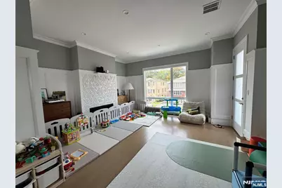 336 A Highland Avenue, Palisades Park, NJ 07650 - Photo 4