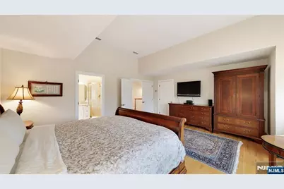339 Tremont Avenue, Fort Lee, NJ 07024 - Photo 24