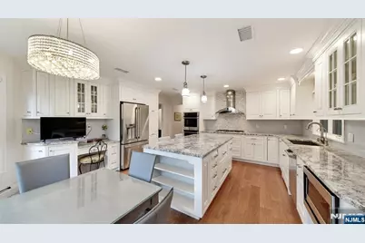 339 Tremont Avenue, Fort Lee, NJ 07024 - Photo 6