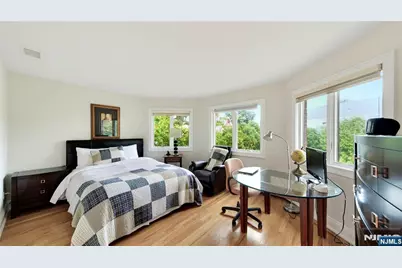 339 Tremont Avenue, Fort Lee, NJ 07024 - Photo 30