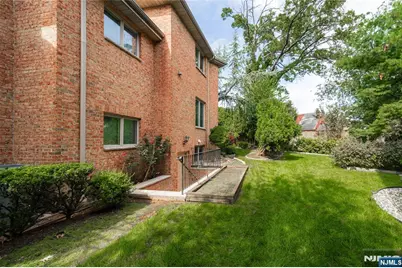 339 Tremont Avenue, Fort Lee, NJ 07024 - Photo 44