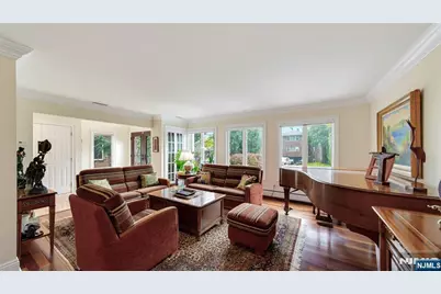 339 Tremont Avenue, Fort Lee, NJ 07024 - Photo 14