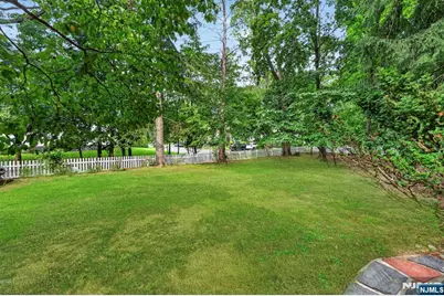 410 Chestnut Street, Paramus, NJ 07652 - Photo 28
