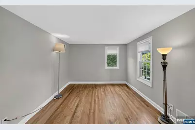 410 Chestnut Street, Paramus, NJ 07652 - Photo 18