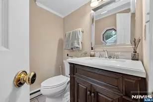 410 Chestnut St, Paramus, NJ 07652 - Photo 14