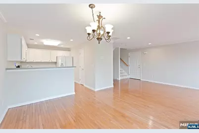 1030 Robin Court 700 #700, Green Brook Township, NJ 08812 - Photo 4